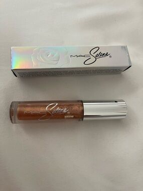 NEW MAC Cosmetics Selena Lipglass Gloss - Hey Dad Pizza